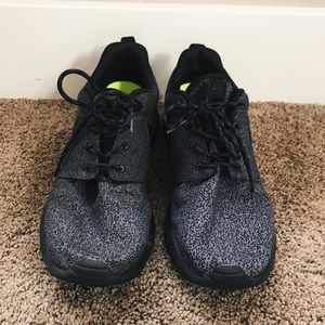 Nike Roshe Black